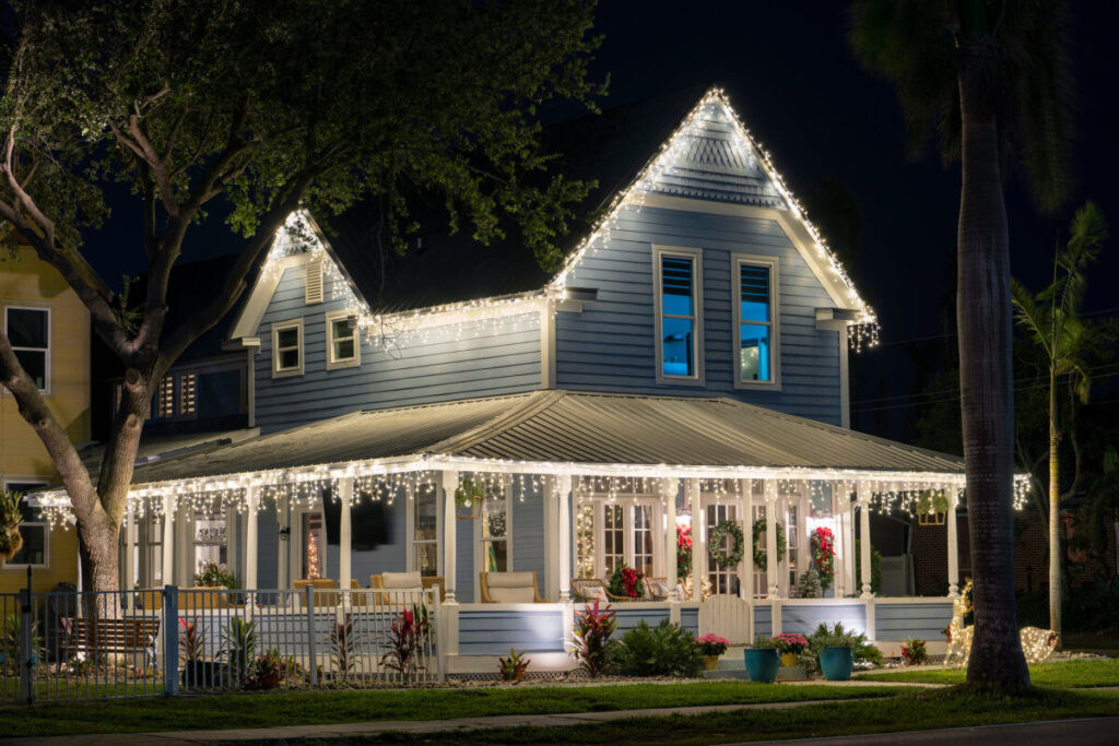 Exterior Christmas Light Installation by Luxterior Illuminations Exterior Christmas Light Installation by Luxterior Illuminations